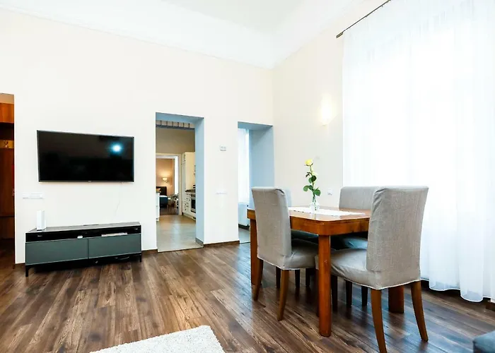 Apartment D8 Design & *